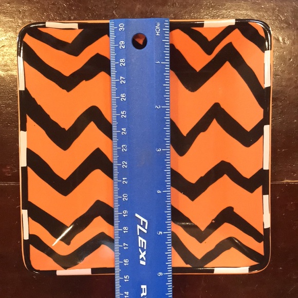 Set of 3 Small Stoneware Plates - Picture 9 of 10